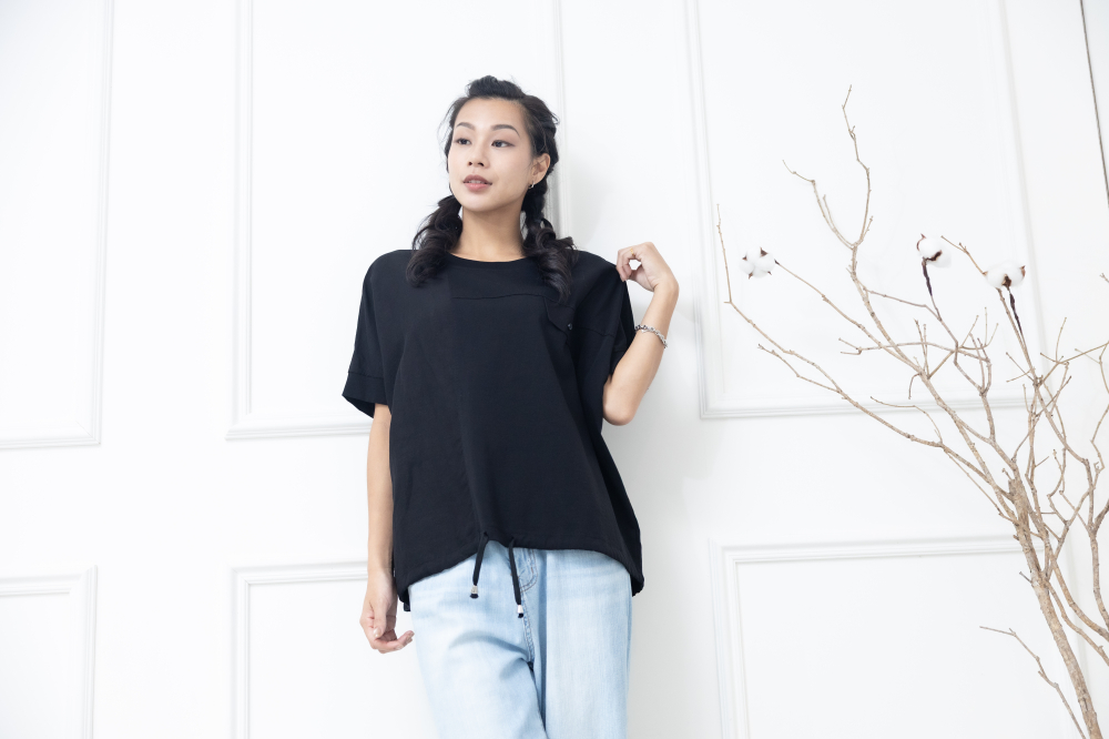 긴팔 左胸小口袋 一顆鈕扣寬版長袖上衣 / 黑色