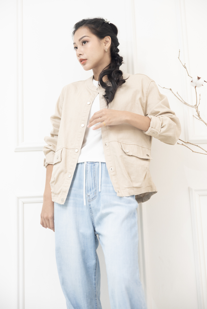 코트 圓領金屬扣下擺皺褶牛仔外套 / 淺卡其色