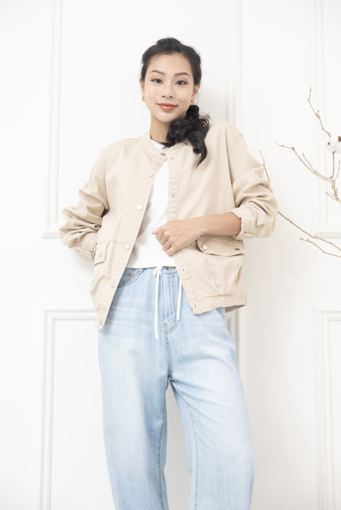 코트 圓領金屬扣下擺皺褶牛仔外套 / 淺卡其色