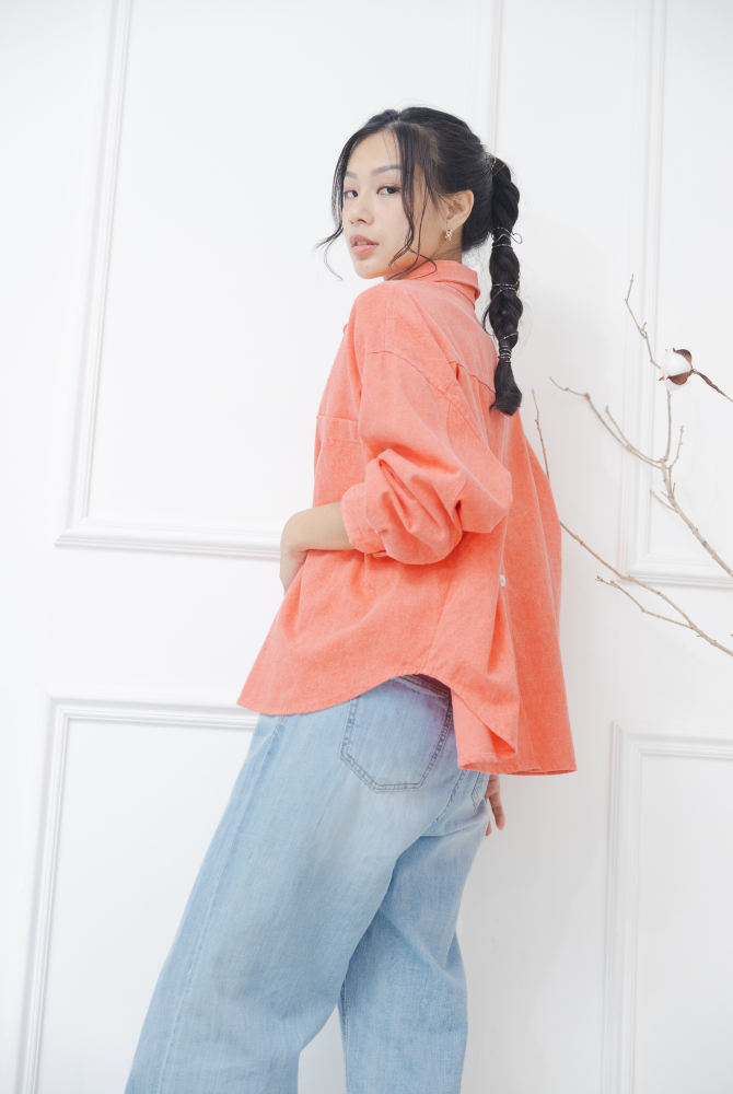 코트 襯衫領背後鈕扣開岔下擺圓弧外套 /  橘粉色