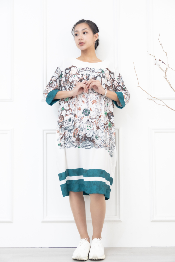 원피스 橘綠花材袖子裙襬深藍色七分袖洋裝 / 深綠色