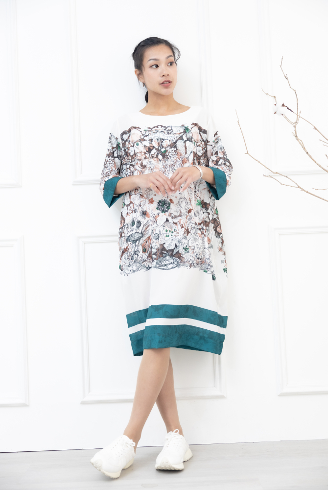 원피스 橘綠花材袖子裙襬深藍色七分袖洋裝 / 深綠色