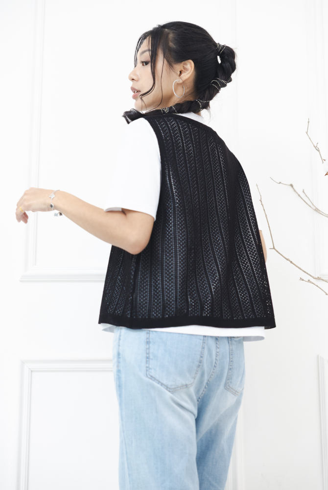 조끼 洞洞簍空全開襟背心 / 黑色
