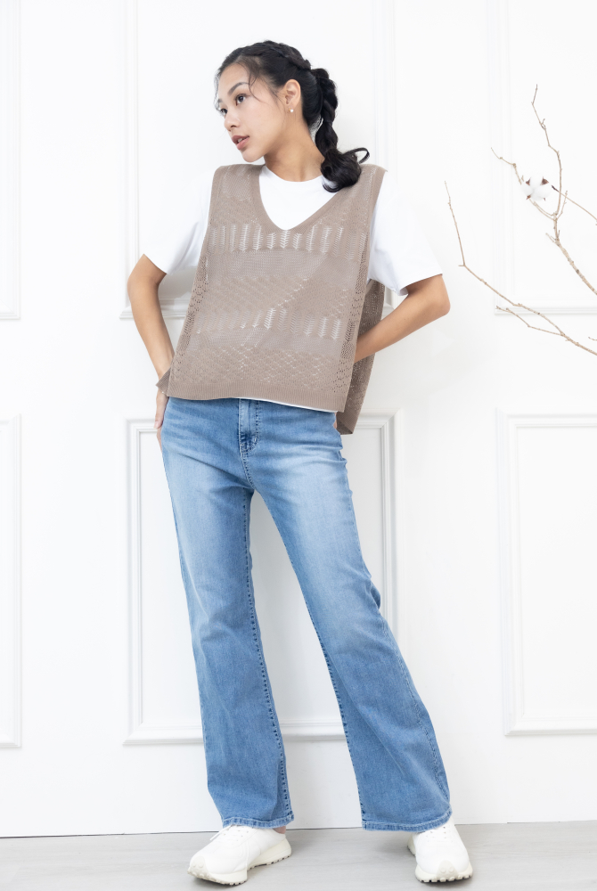 조끼 鈕扣洞洞簍空針織背心 / 奶茶色