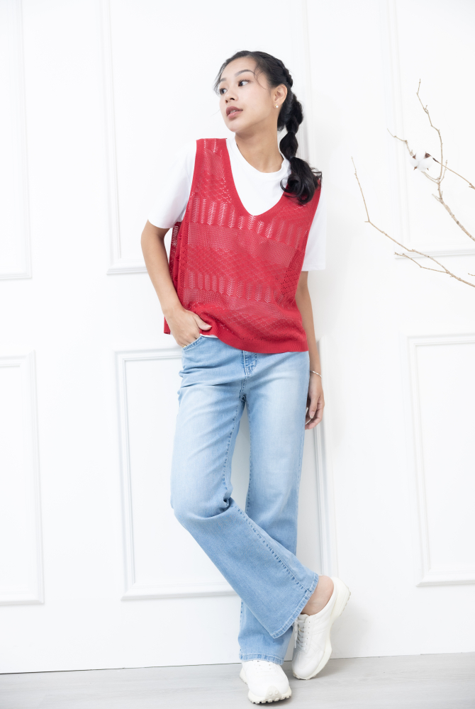 조끼 鈕扣洞洞簍空針織背心 / 紅色