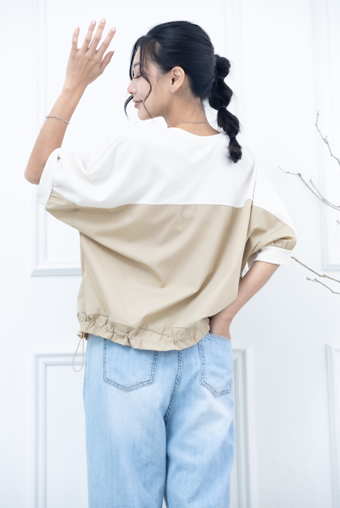 반팔 拚米色假口袋上衣 / 奶茶色