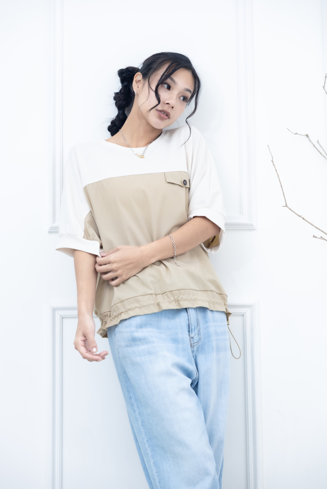 반팔 拚米色假口袋上衣 / 奶茶色