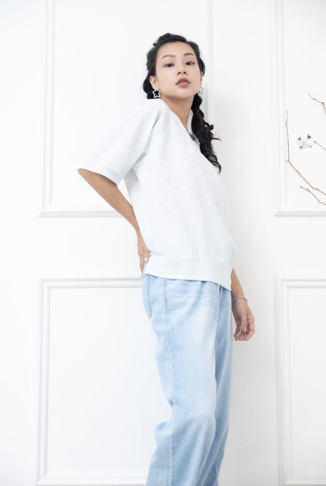 반팔 拚色寬版短袖上衣 / 灰白色