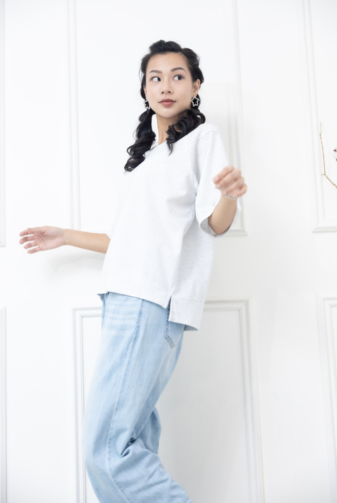 반팔 拚色寬版短袖上衣 / 灰白色