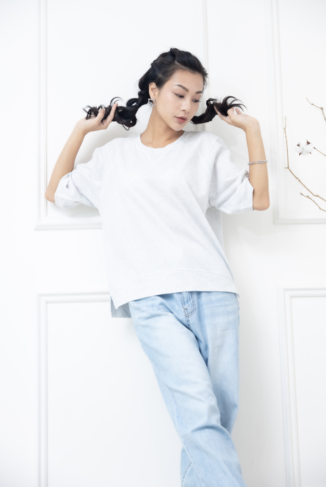 반팔 拚色寬版短袖上衣 / 灰白色