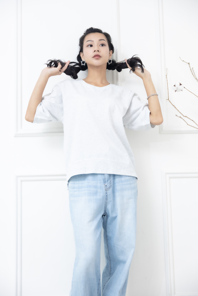 반팔 拚色寬版短袖上衣 / 灰白色