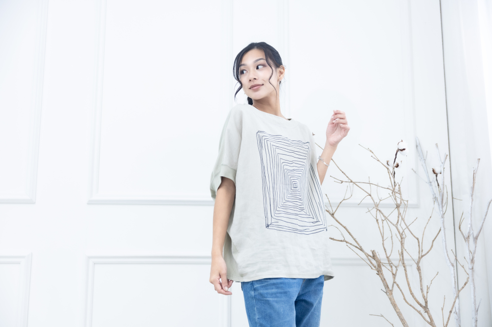 반팔 手繪方形迷宮短袖上衣 / 淺綠色