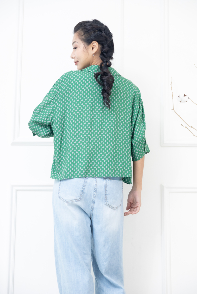 긴팔 滿版小葉子短版休閒襯衫 / 綠色