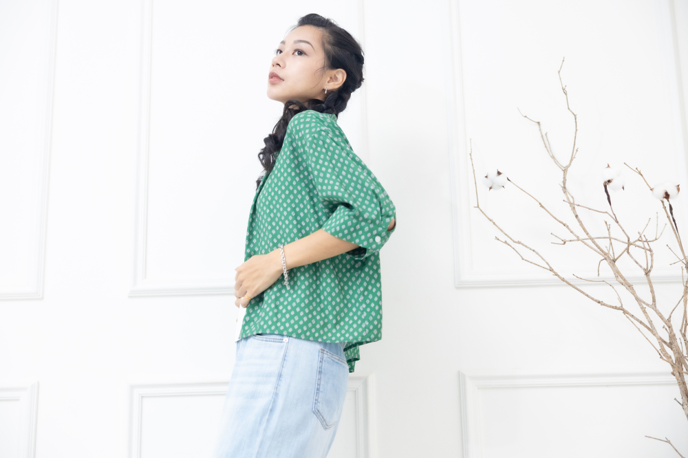 긴팔 滿版小葉子短版休閒襯衫 / 綠色