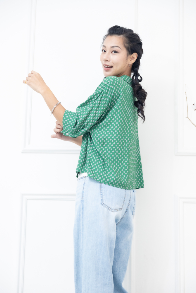 긴팔 滿版小葉子短版休閒襯衫 / 綠色