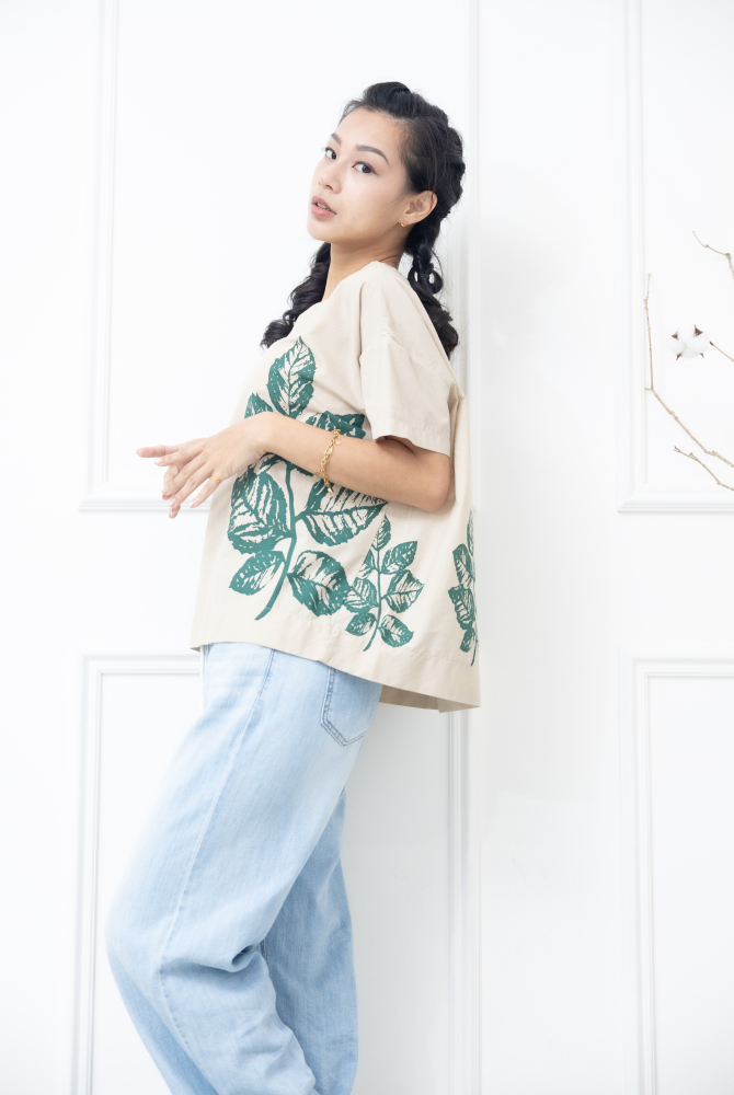 반팔 米底綠葉印花上衣/ 米色