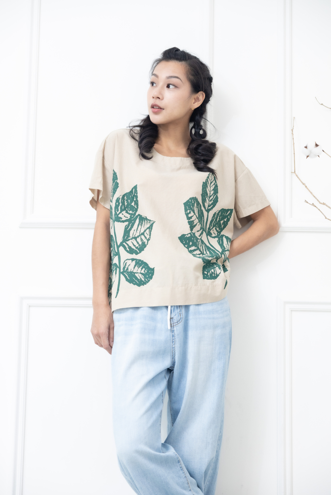 반팔 米底綠葉印花上衣/ 米色