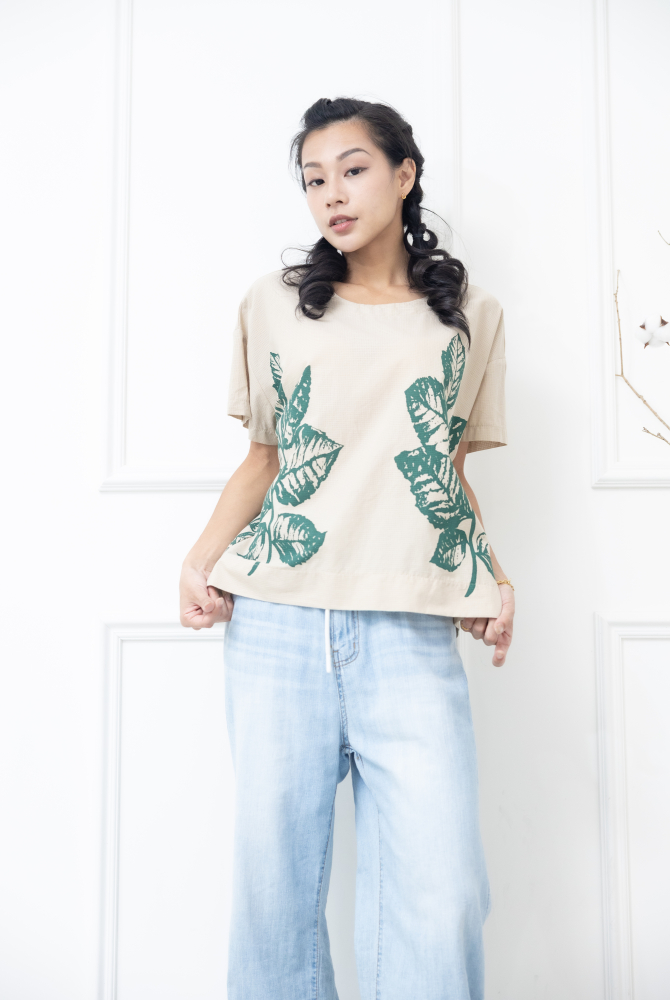 반팔 米底綠葉印花上衣/ 米色