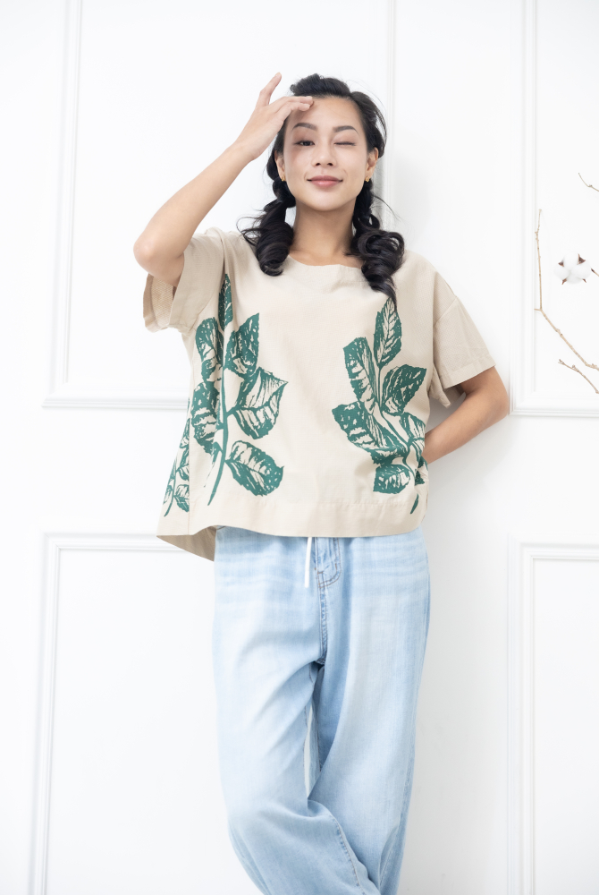 반팔 米底綠葉印花上衣/ 米色