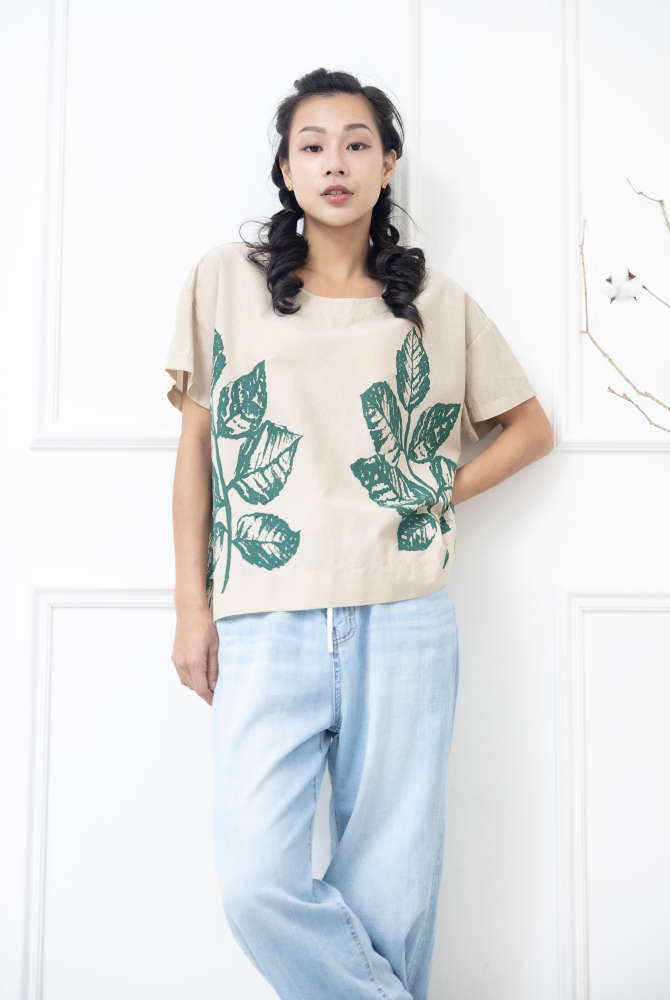 반팔 米底綠葉印花上衣/ 米色