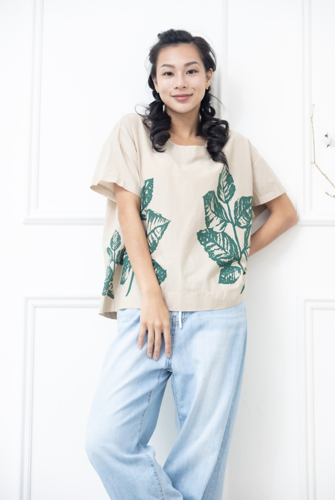 반팔 米底綠葉印花上衣/ 米色