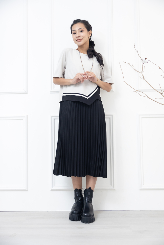 원피스 拼接V條壓褶假兩件洋裝/ 杏色 黑色壓褶