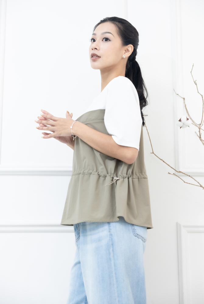반팔白拼卡其抽繩上衣/ 卡其色