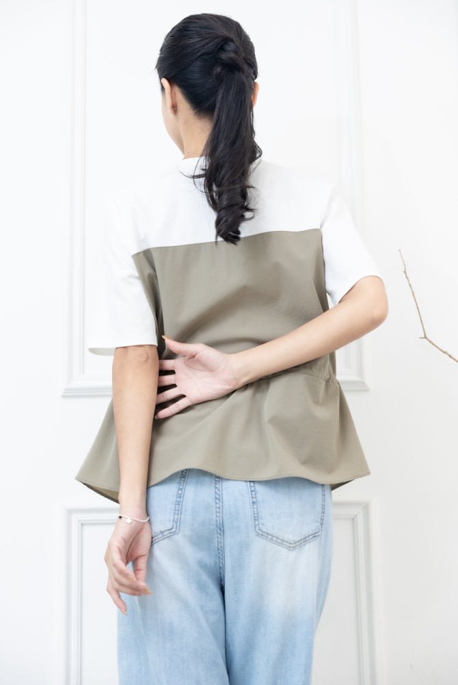 반팔白拼卡其抽繩上衣/ 卡其色