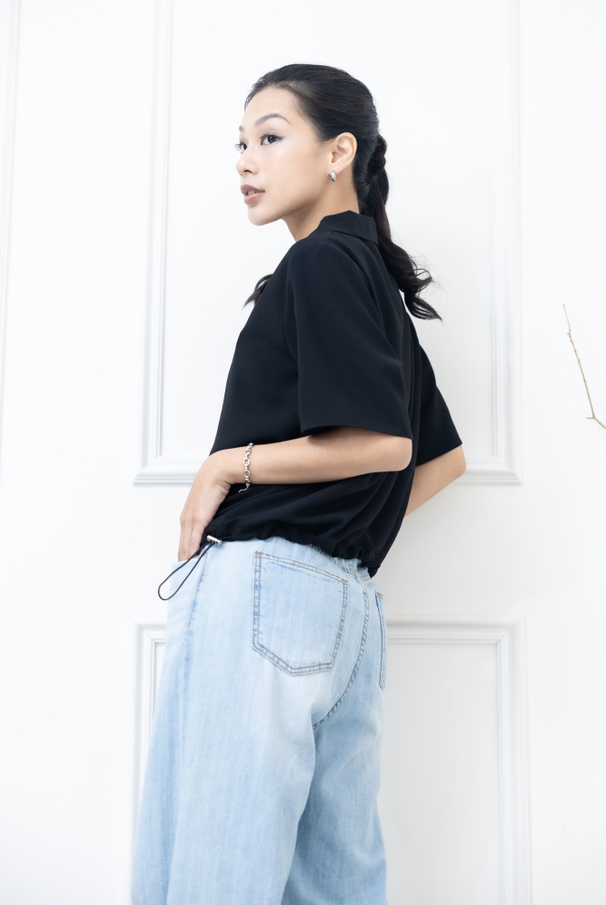 반팔黑色短袖襯衫領上衣/ 黑色