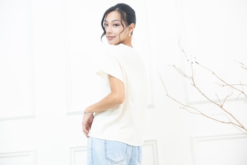 반팔 米色壓紋拼接小蓋袖上衣/ 米色