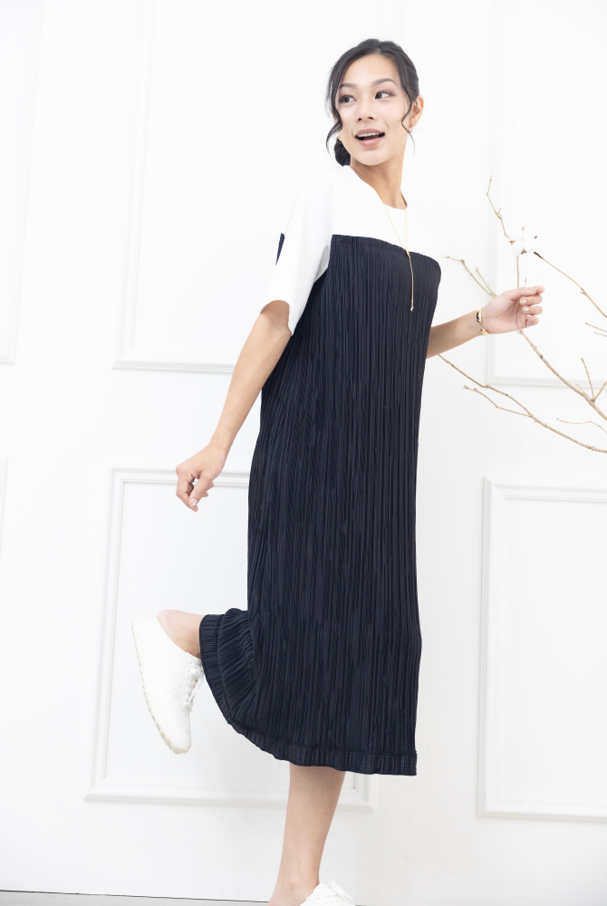 원피스白黑拼接百褶洋裝/ 黑色