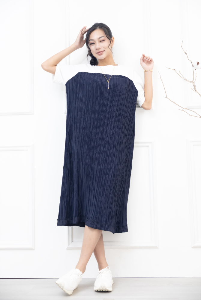 반팔 白深藍拼接百褶洋裝/ 深藍色