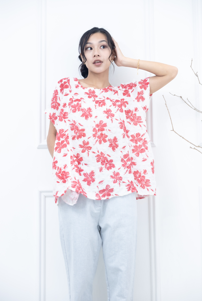 반팔 紅花紋皺摺棉麻上衣 / 米色