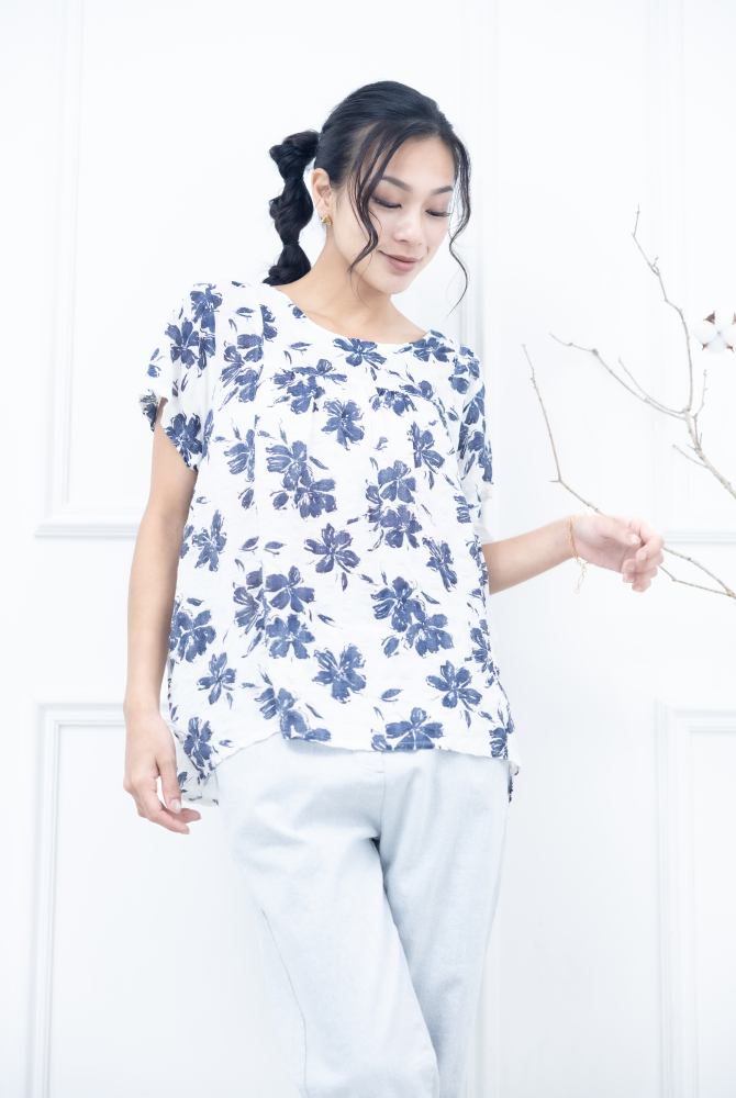 반팔 藍花紋皺摺棉麻上衣 / 米色