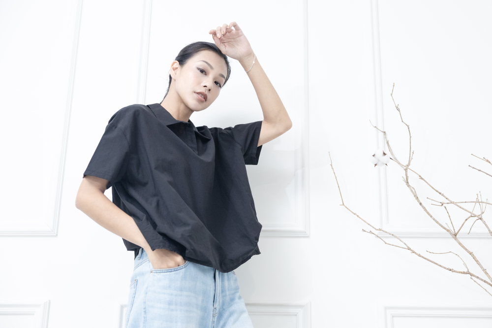 반팔 翻領半開襟衫/ 黑色