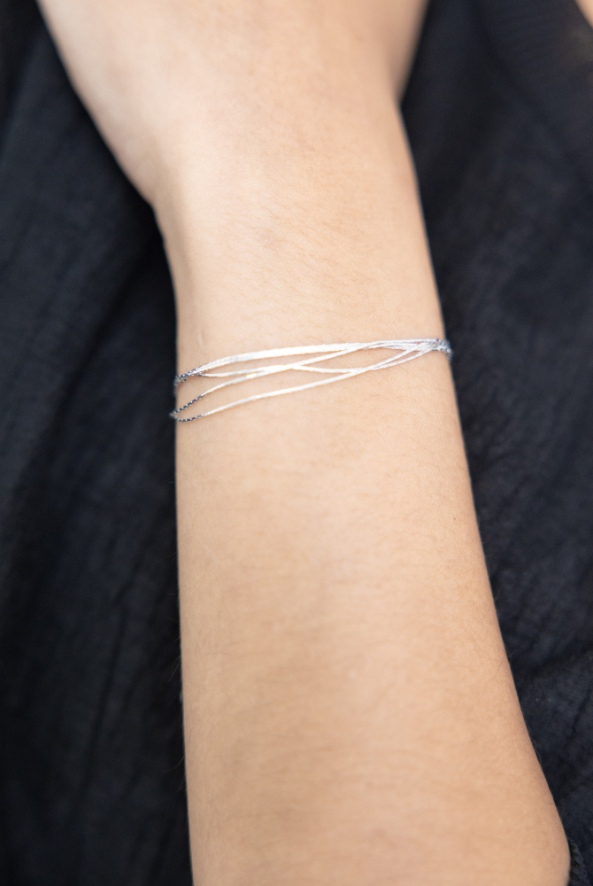 팔찌  不規則扭轉質感手鍊 / 銀色