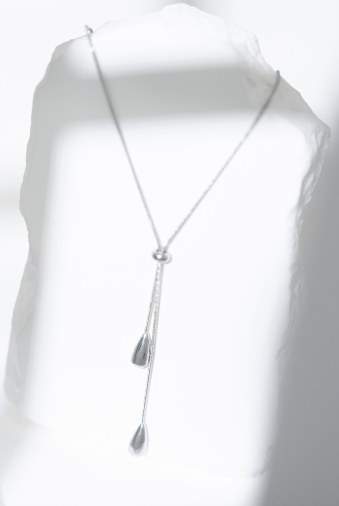 목걸이  可調節水滴項鍊 長項鍊 / 銀色