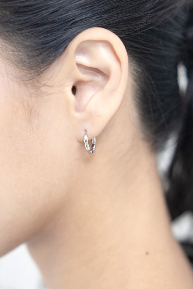 귀걸이 水波圈圈耳環 表面圓潤波紋 / 銀色