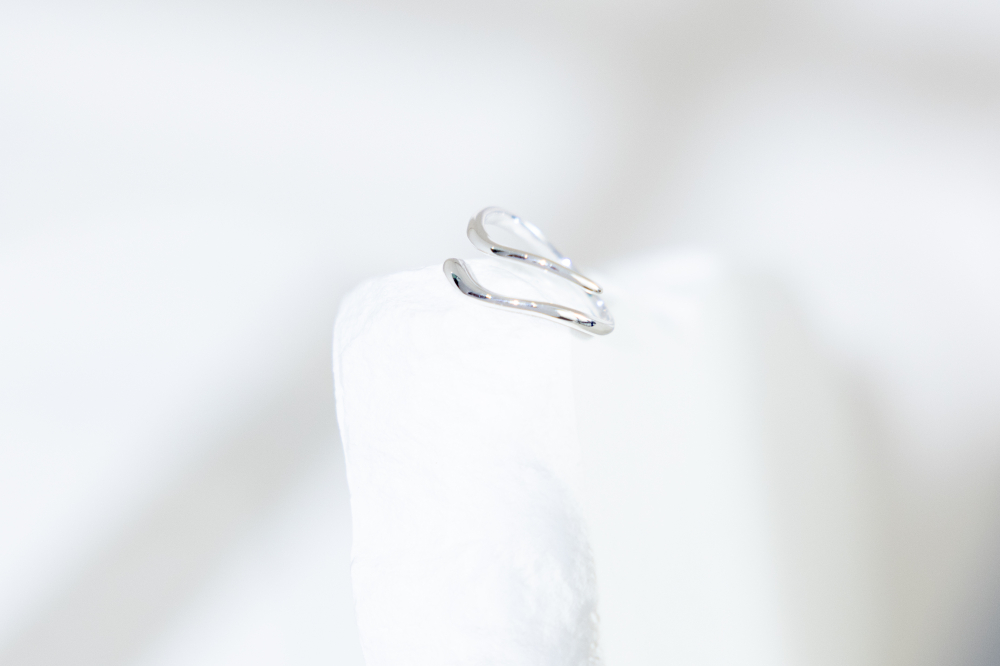 반지   波浪扭結開口戒 可調   / 銀色