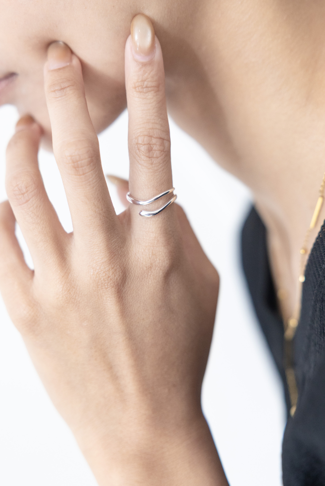 반지   波浪扭結開口戒 可調   / 銀色