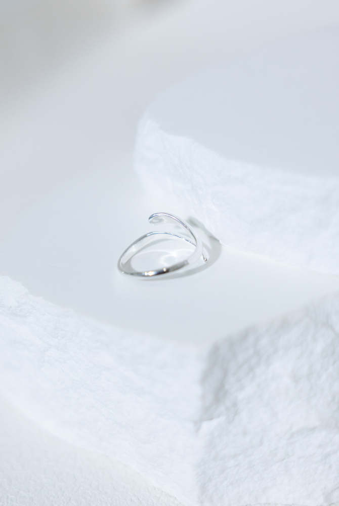 반지  細雙線波浪戒 開口式 戒指 / 銀色