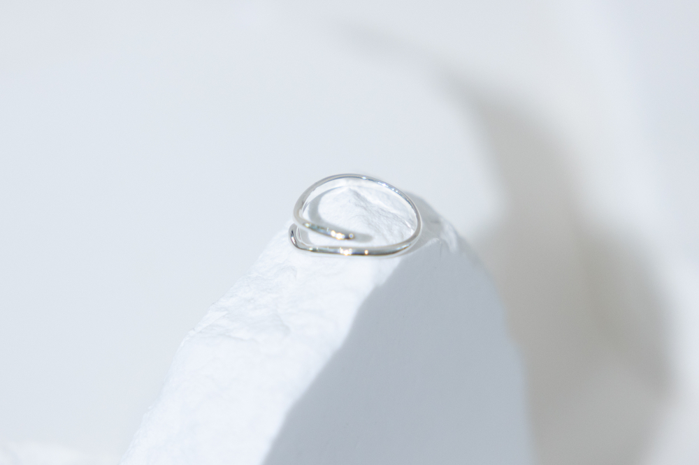 반지  細雙線波浪戒 開口式 戒指 / 銀色