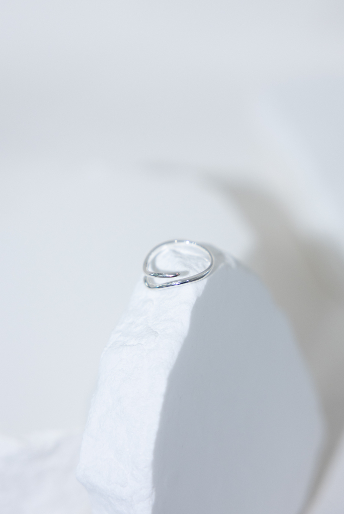 반지  細雙線波浪戒 開口式 戒指 / 銀色