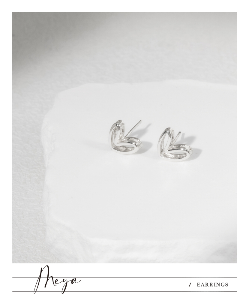 귀걸이 鏤空愛心耳環/ 銀色