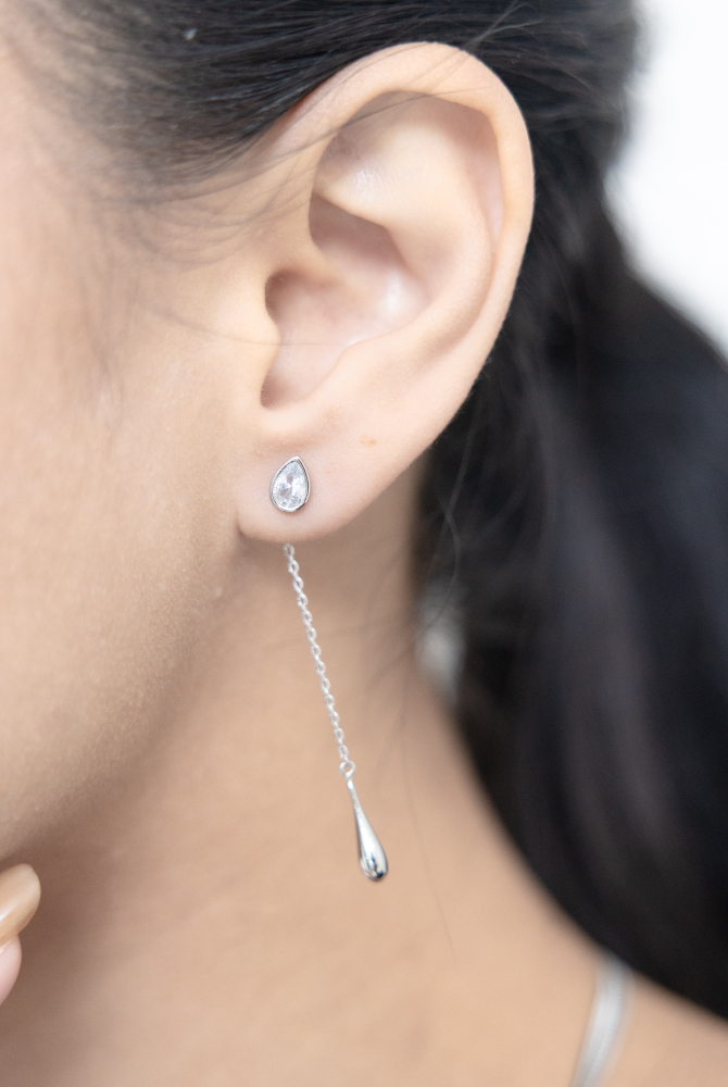 귀걸이  淚滴垂墜耳環  / 銀色