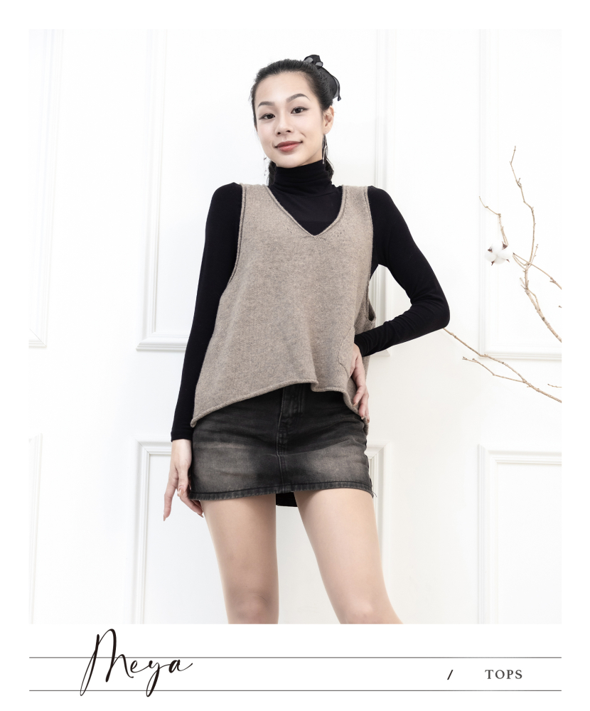 반팔 v領背心 領口下擺捲邊設計 / 卡其棕色