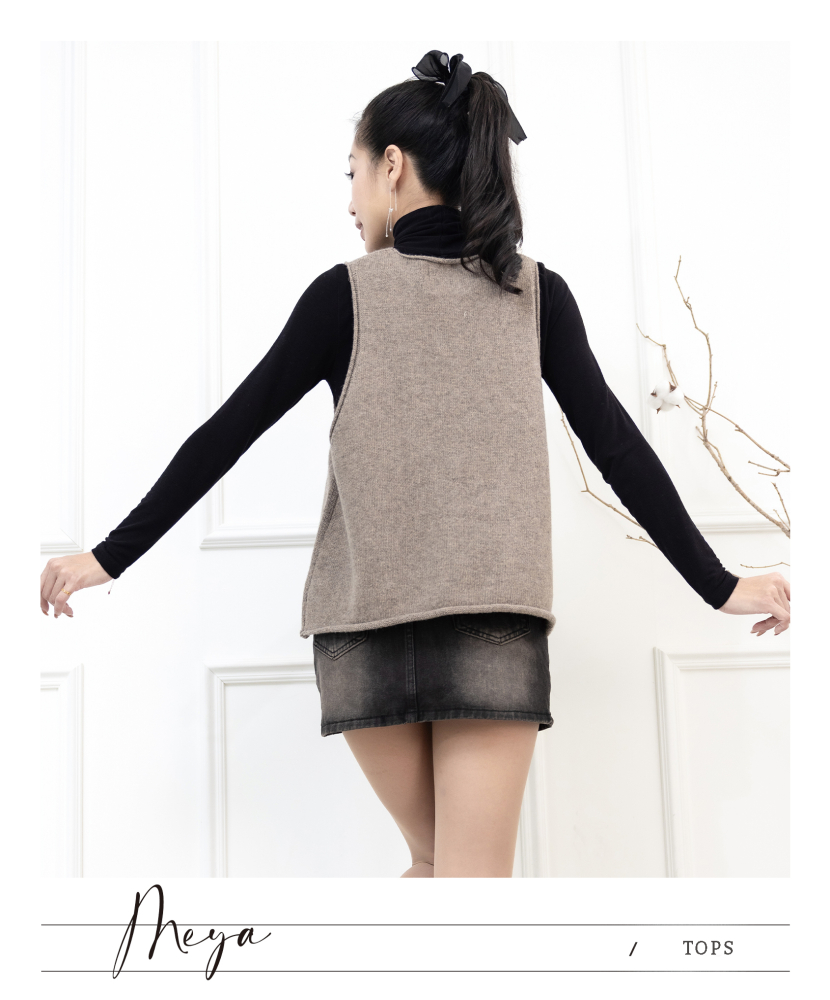 반팔 v領背心 領口下擺捲邊設計 / 卡其棕色