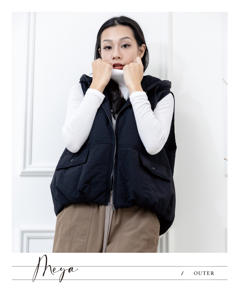 連帽保暖背心外套  / 黑色