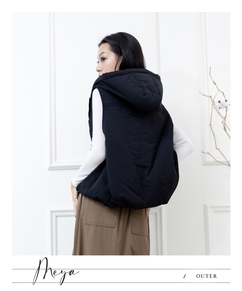 連帽保暖背心外套  / 黑色