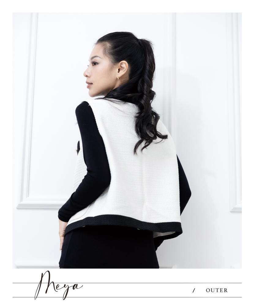 小香風拚色針織背心 / 白底黑色邊